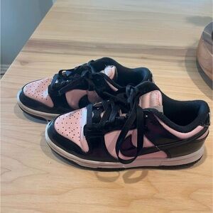 Nike Pink and Black Women's Sneakers